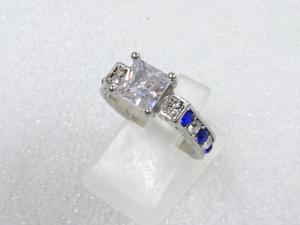 クリスタル　指輪(11号)